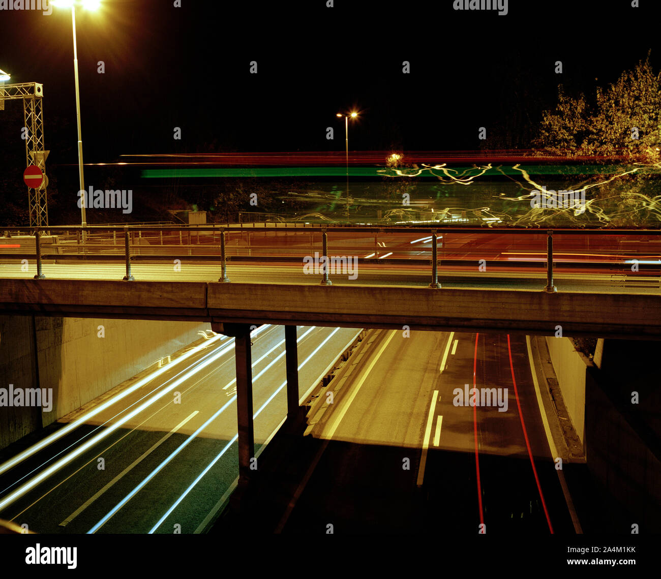 Autobahn E18 in der Nacht Stockfoto