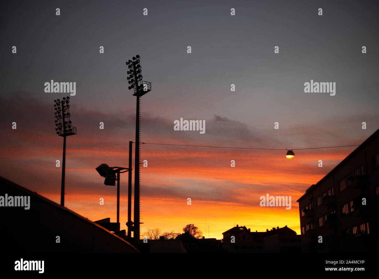 Bislett Stadion, Oslo. Elektrische Pylone. Stockfoto