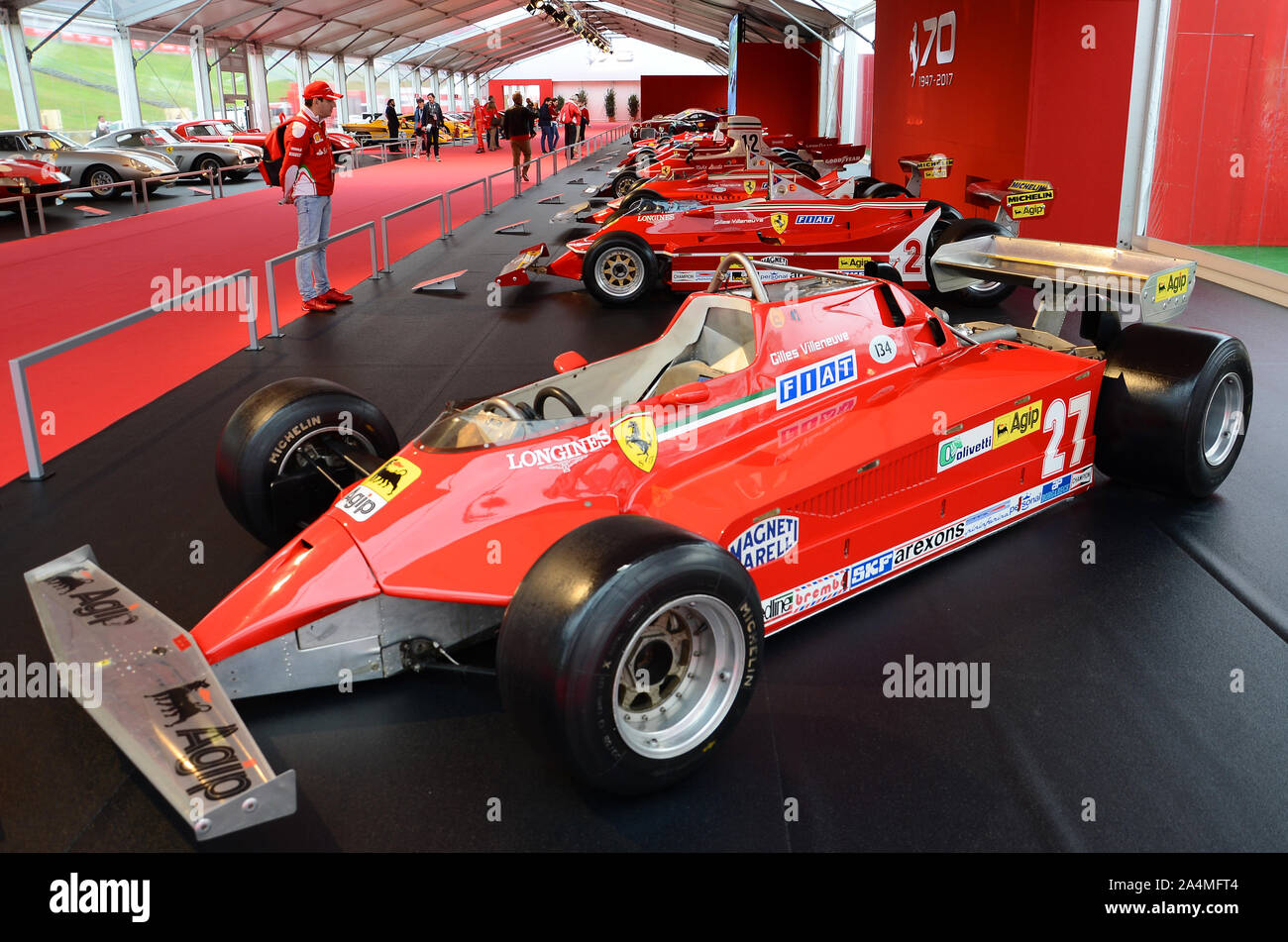 MUGELLO, IT, Oktober 2017: Ferrari 126CK F1 1981 Gilles Villeneuve und Didier Pironi auf Paddock Show von Ferrari Jubiläum 1947-2017 in Mugello Stockfoto