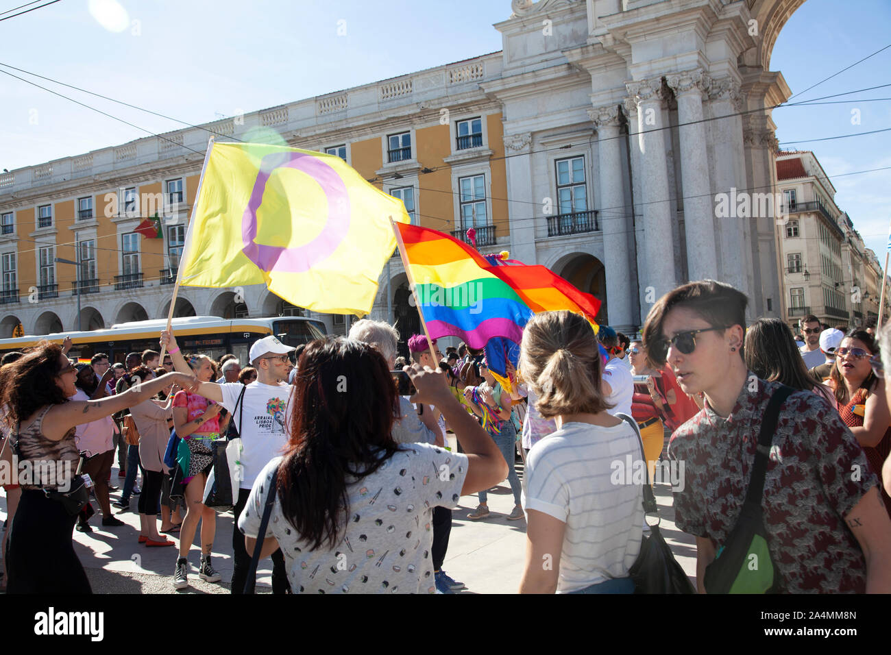 Gay Pride durch Praça do Comércio in Lissabon, Portugal Stockfoto