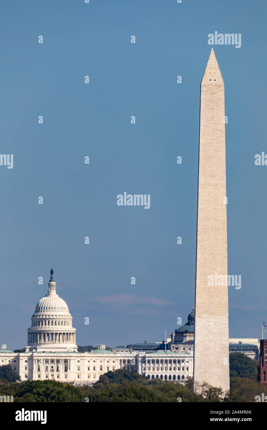 WASHINGTON, DC, USA - US Capitol Gebäude, Links, und Washington Monument. Stockfoto