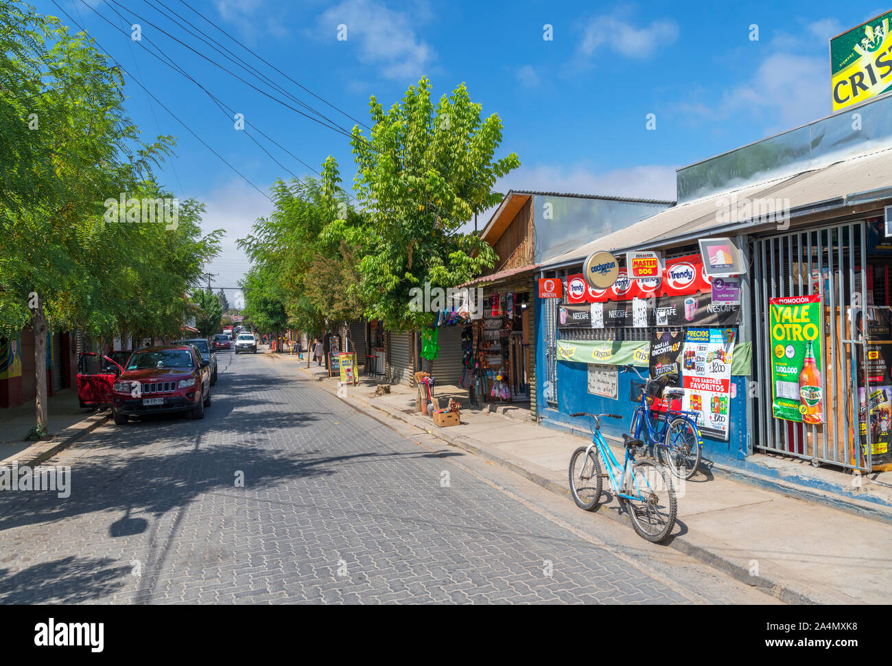 Straße in der Ortschaft Pomaire, berühmt für seine lokalen Töpferwaren, Provinz Melipilla, Großraum Santiago, Chile, Südamerika Stockfoto