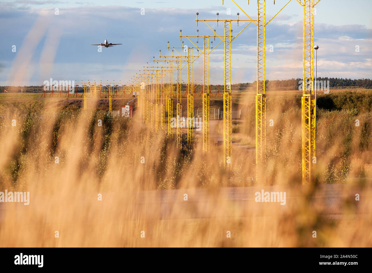 Flugzeug in der Luft, Arlanda Flughafen Arlanda, Stockholm, Schweden Stockfoto