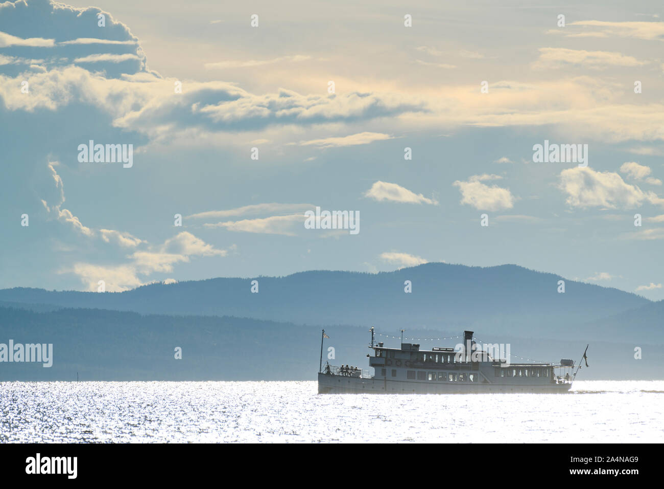 Fähre am Meer Stockfoto