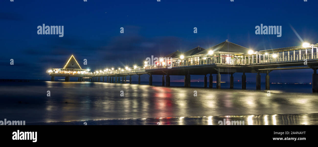 Panoramablick auf die Heringsdorfer Strand bei Nacht Stockfoto