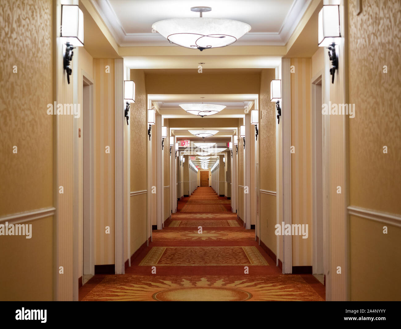Long Empty Hotel Hallway Stockfotos Long Empty Hotel Hallway