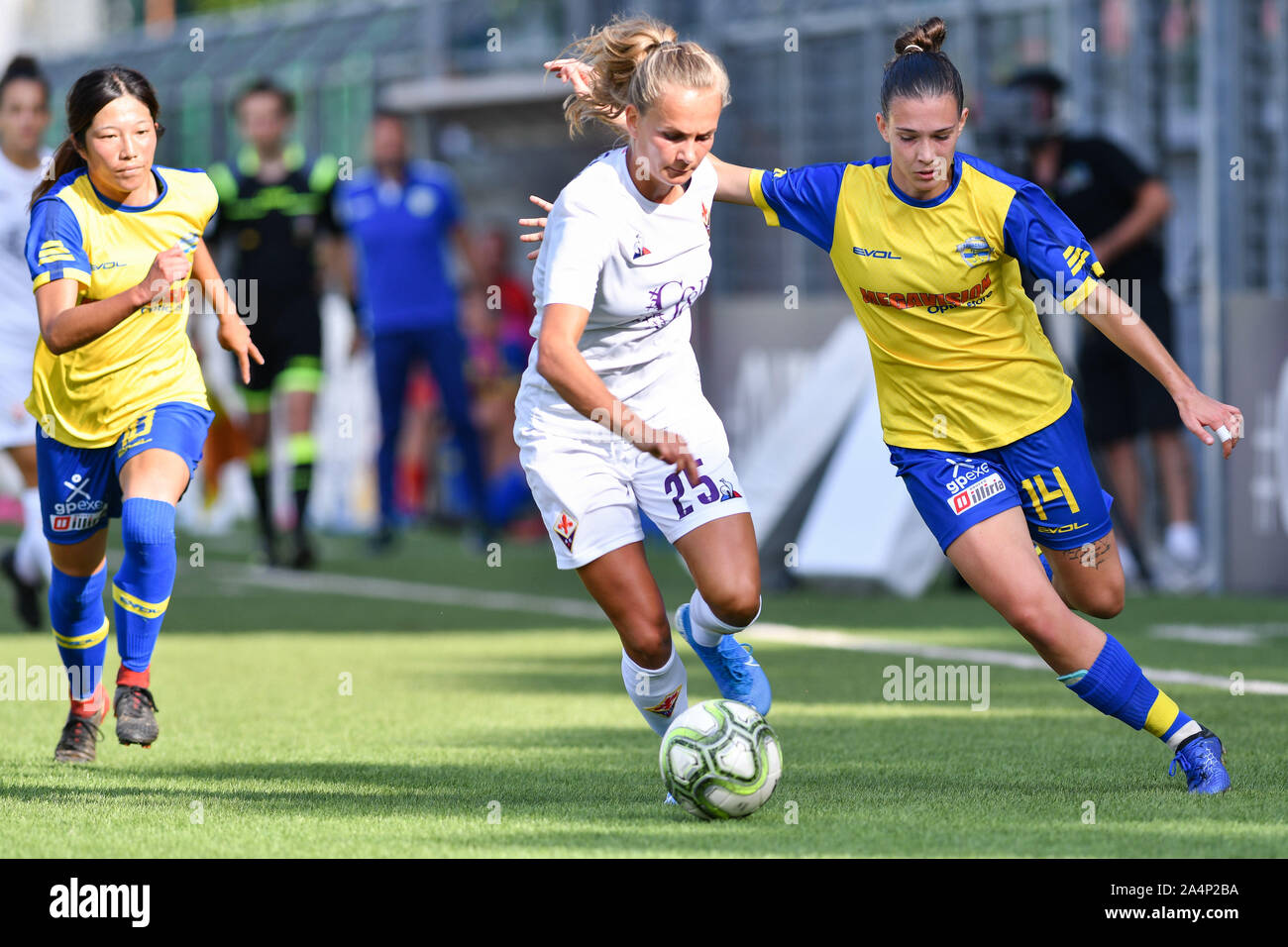 Frederikke Thogersen, Fiorentina, für Frauen, und Chiara Cecotti, Nendeln, während Fiorentina Frauen vs Nendeln, Firenze, Italien, 12 Okt 2019, Spielgeschehen Stockfoto