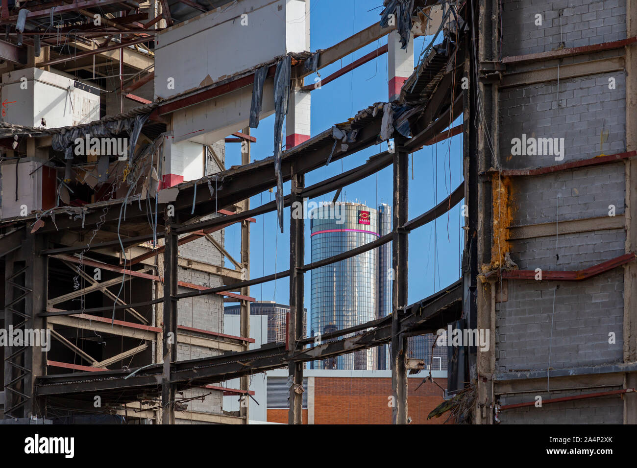Detroit, Michigan - Abriss der Joe Louis Arena, dem ehemaligen Zuhause von den Detroit Red Wings in der National Hockey League von 1979 bis 2017. Die Stockfoto