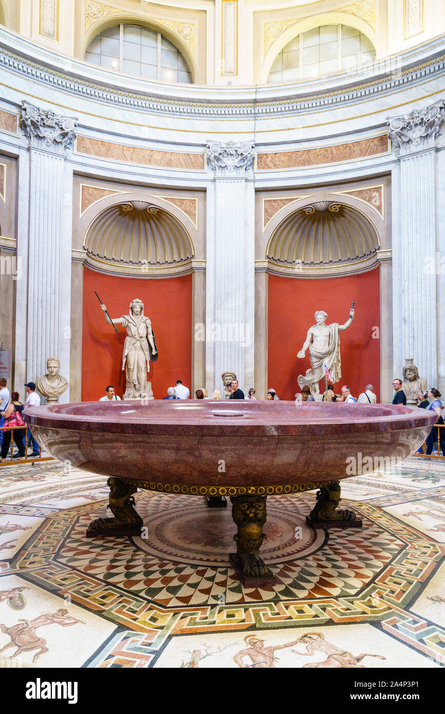 Vatikan, Rom, Italien, 19. Oktober 2018: Ansicht der Sala Rotunda (Runde) in den Vatikanischen Museen, Rom, Italien Stockfoto
