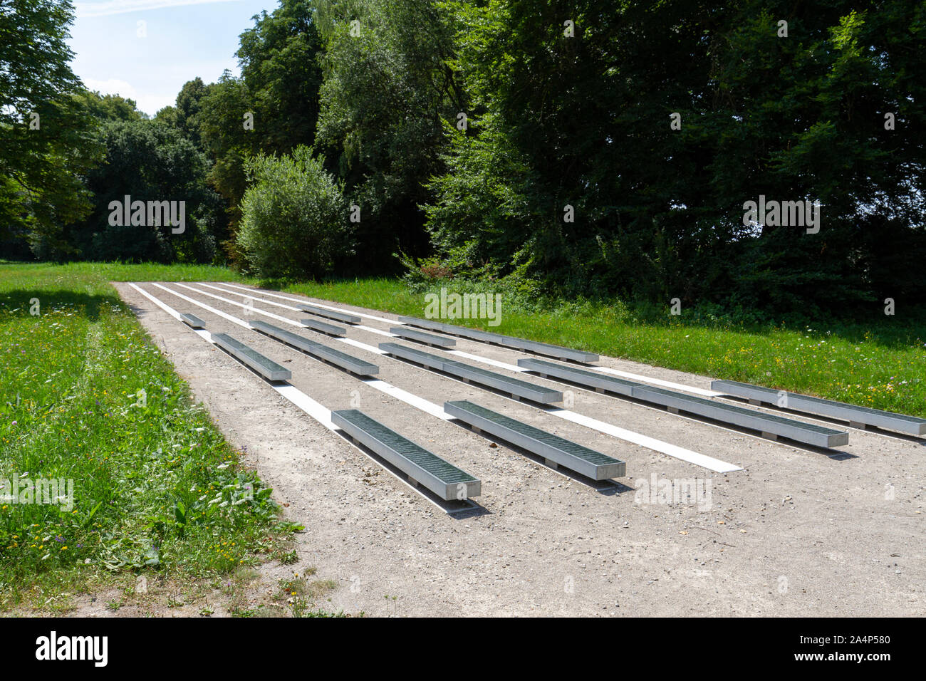 Memorial Installation 'Ort der Namen' oder 'Memorial Für die Opfer der SS-Schießplatz Hebertshausen, Dachau, Bayern, Deutschland. Stockfoto