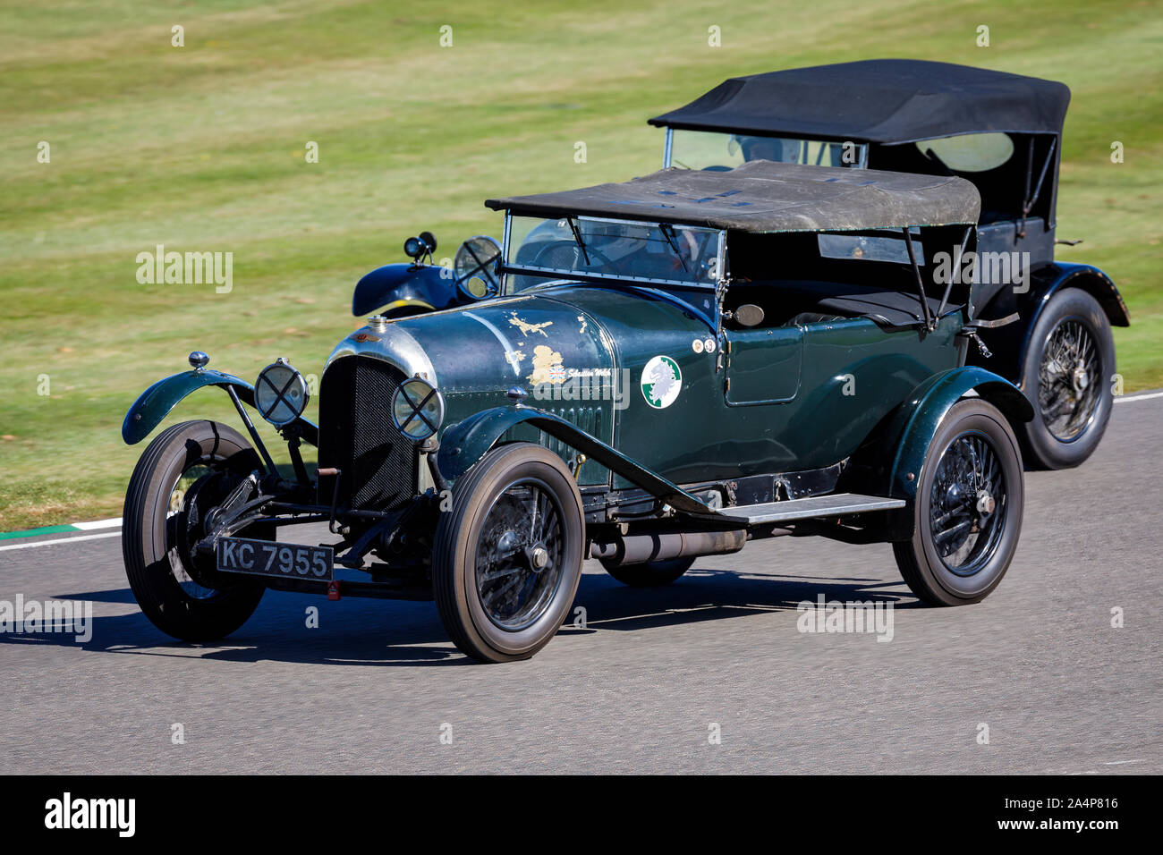 1925 Bentley 3 Liter während der brooklands Trophy mit Fahrer Sebastian Welch am 2019 Goodwood Revival, Sussex, UK. Stockfoto