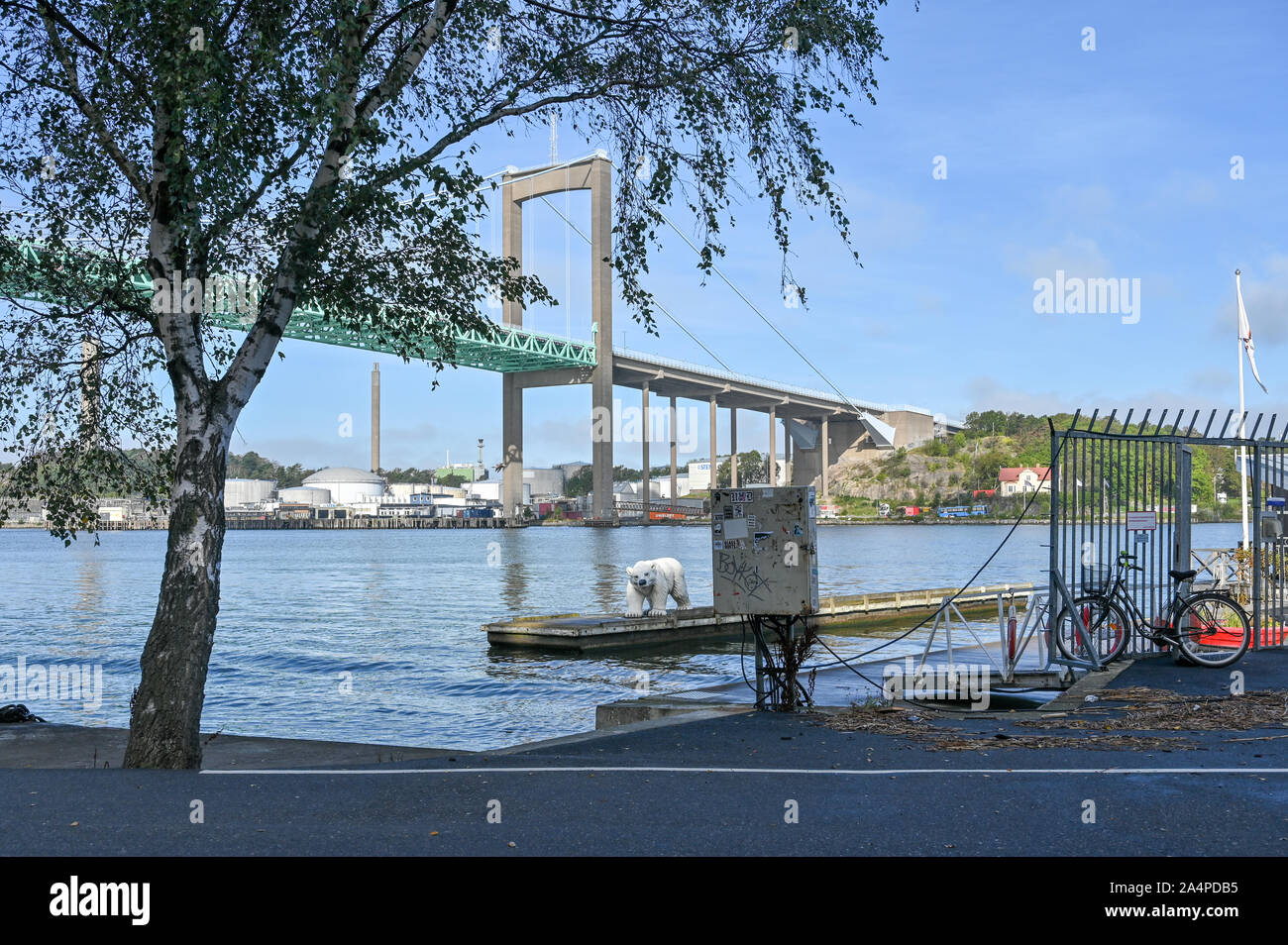 Blick von Klippan in Richtung Älvsborg Brücke über den Fluss Göta Älv in Göteborg im frühen Herbst 2019 Stockfoto