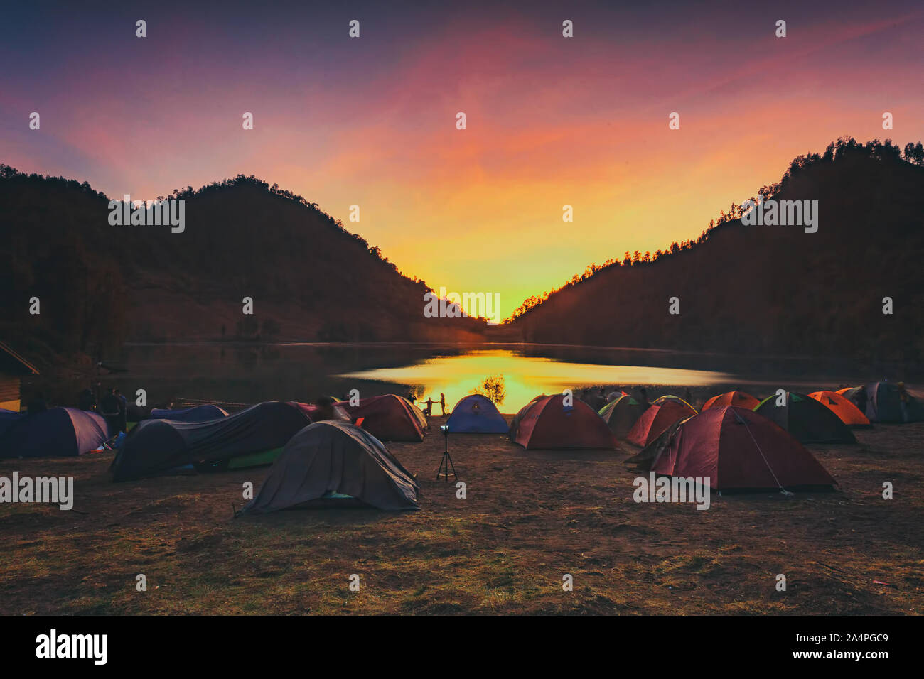 Ein pitstop oder Campingplatz für Wanderer Rast bei ranu Kumbolo See, Bromo Tengger Semeru Malang Indonesien Stockfoto