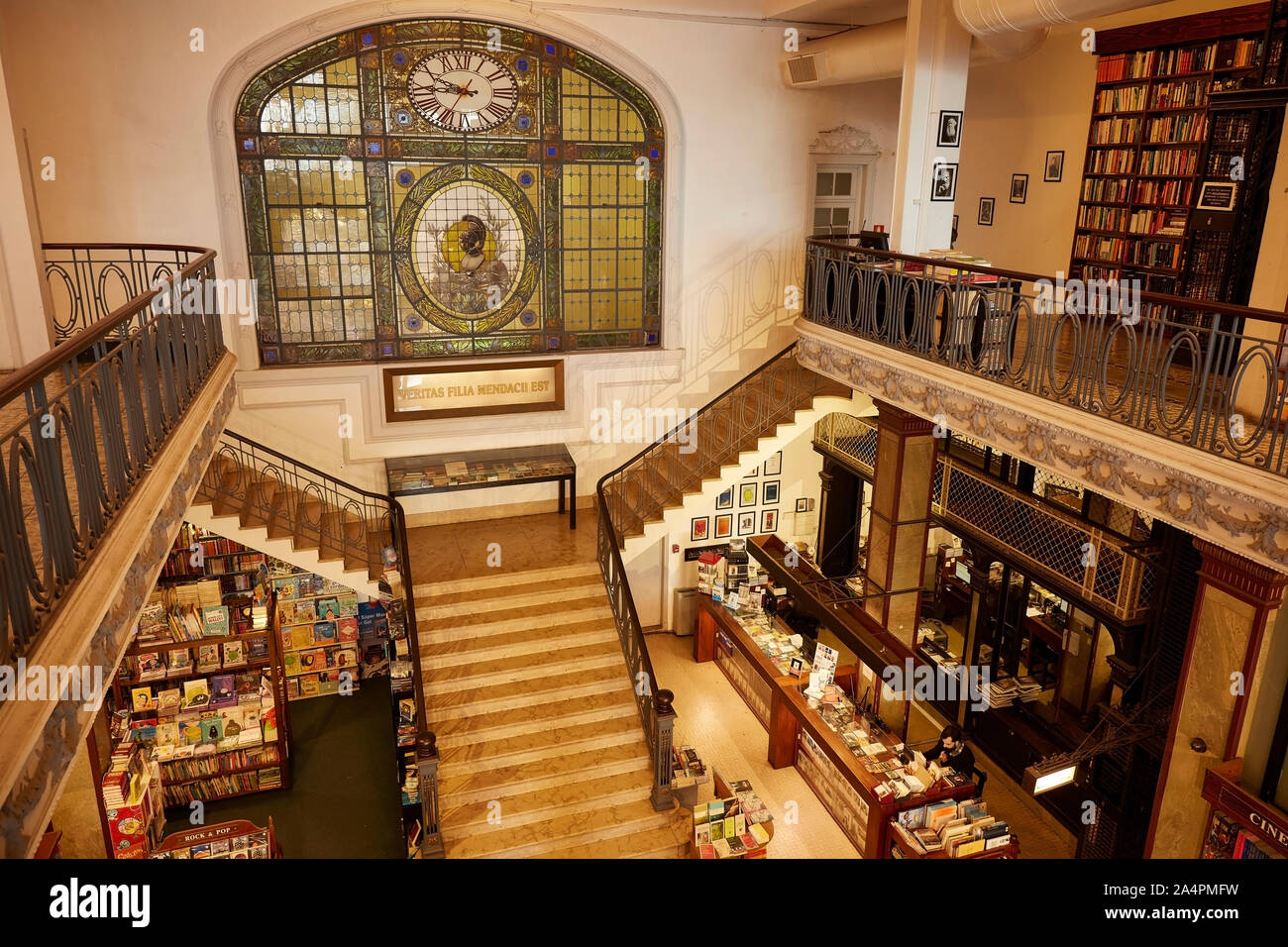 Innenräume der historischen "Puro Verso' Bibliothek, in der alten Fass von Montevideo, Uruguay. Stockfoto