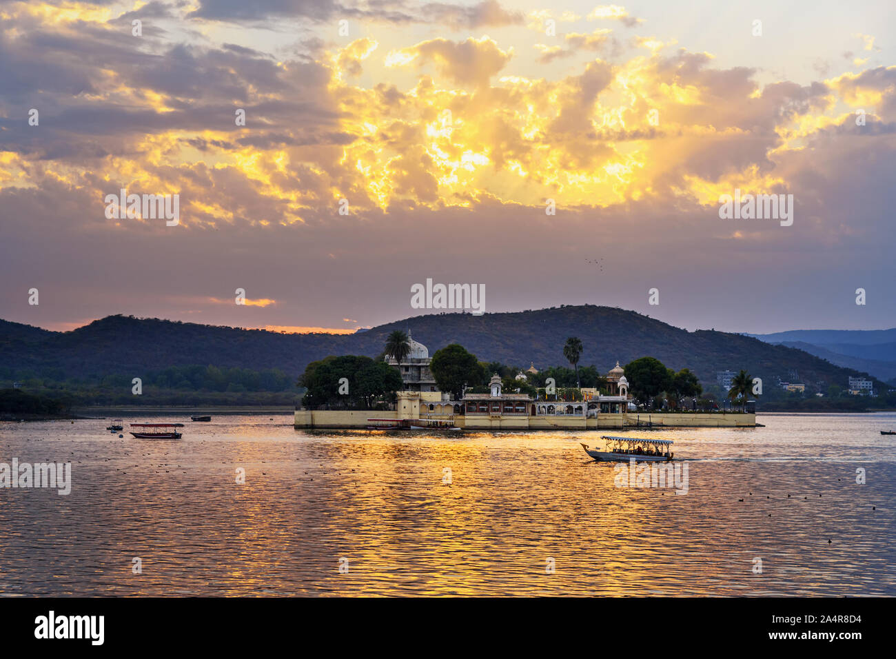 Sonnenuntergang am Lake Pichola See in Udaipur. Rajasthan. Indien Stockfoto