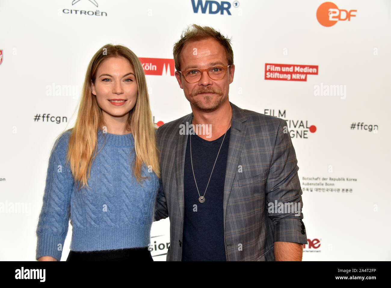 Köln, Deutschland. 14 Okt, 2019. Schauspieler Nora Waldstätten und Matthias Koeberlin kommen der Film 'Die Toten vom Bodensee - Sterben Meerjungfrau" auf dem Filmfestival Köln, Internationales Festival für Film und Fernsehen. Credit: Horst Galuschka/dpa/Alamy leben Nachrichten Stockfoto