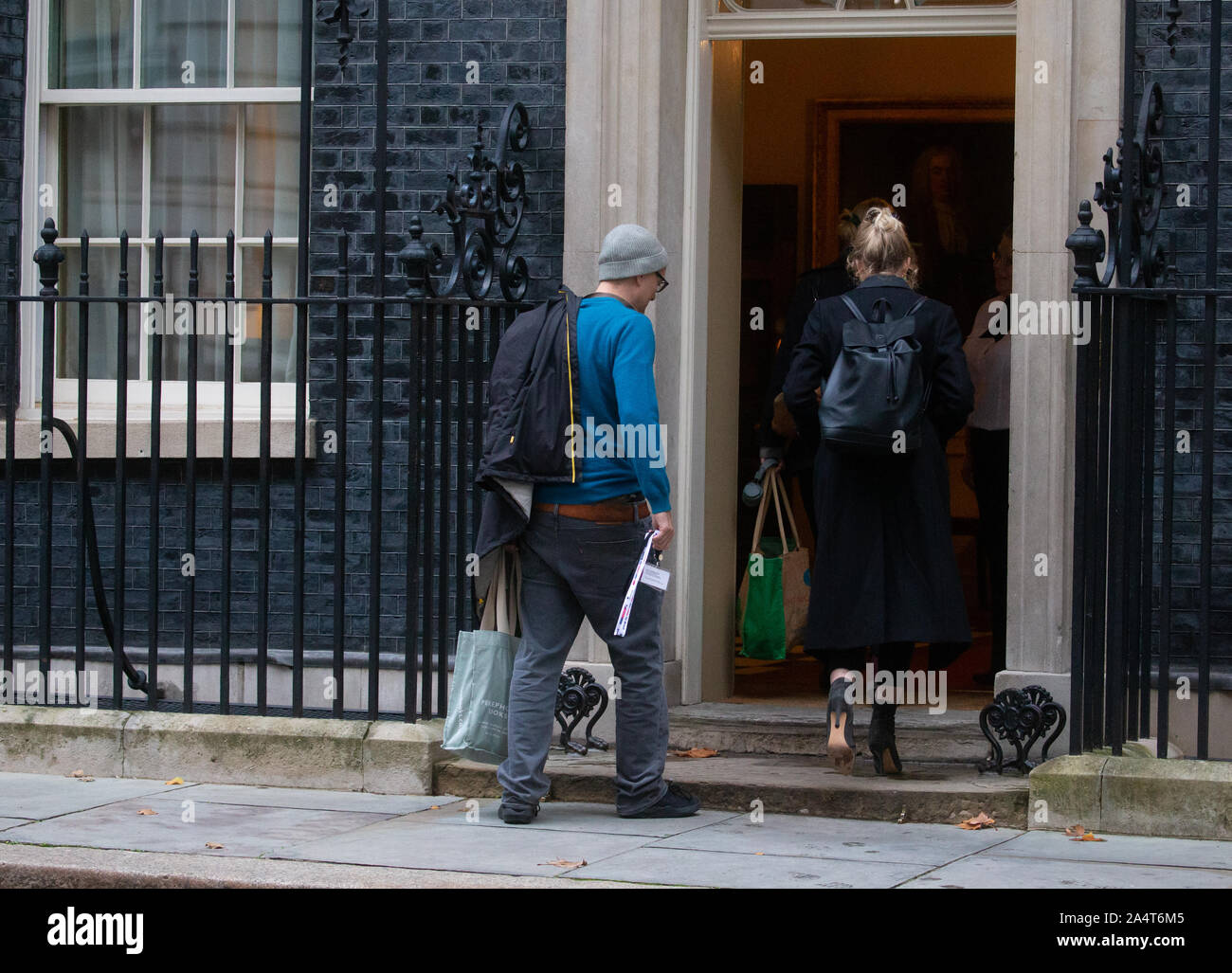 Dominic Cummings, Sonderberater der Regierung, ernannt von Boris Johnson, kommt in der Downing Street. Er ist, als ich einen Brexit viel getan. Stockfoto