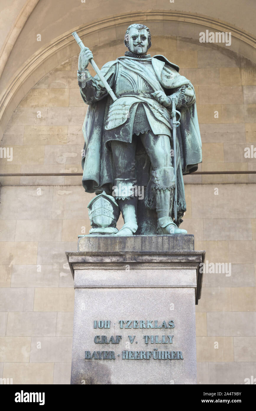 Der Graf von Tilly Denkmal an den Feldherren' Hall in München Stockfoto