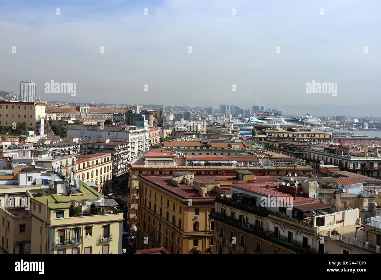 Neapel, Italien - 16. September 2019: Panorama der Stadt von Neapel Stockfoto