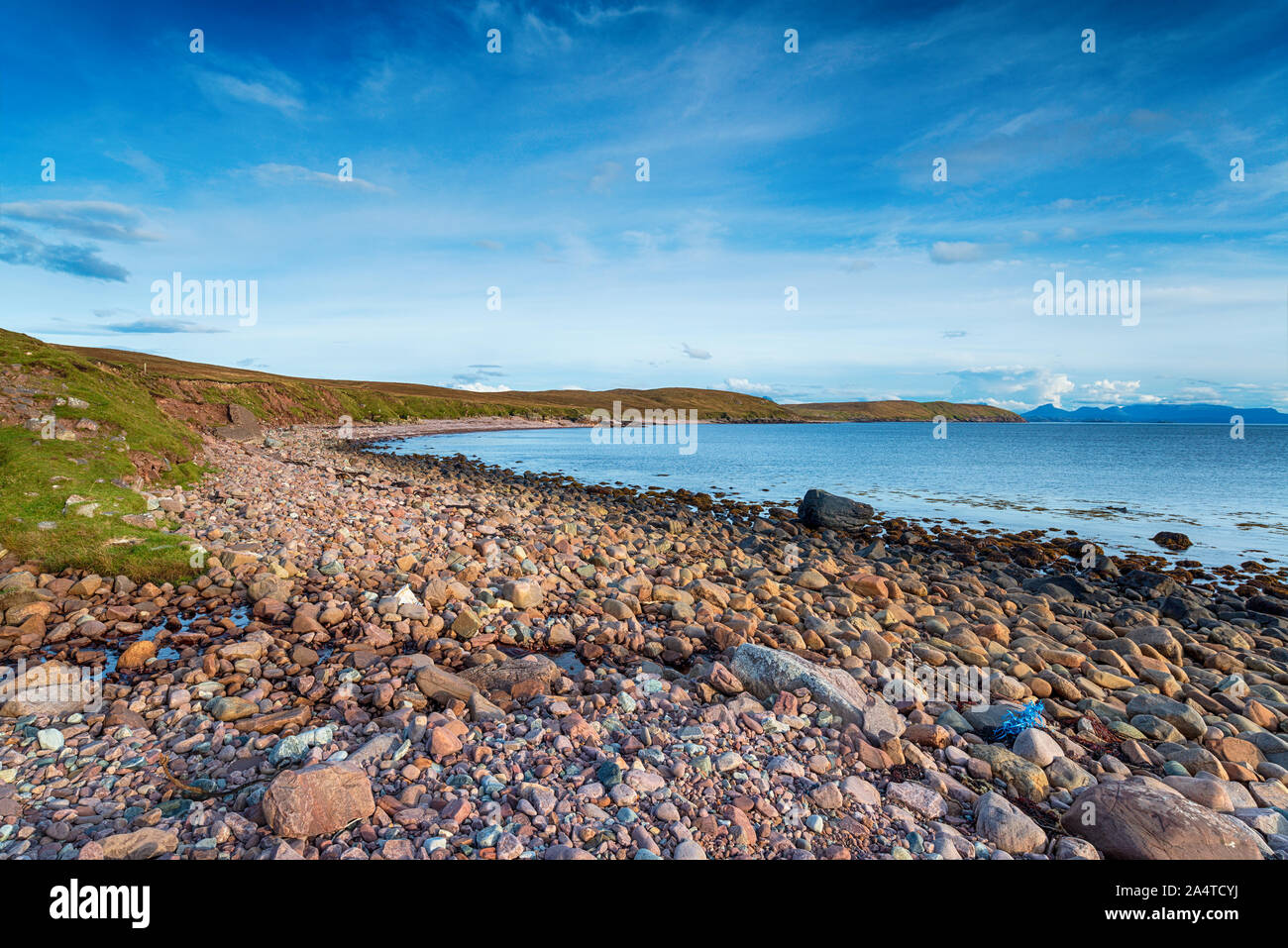 Der Kiesstrand in Raffin auf Stoer Kopf nahe Lochinver in den schottischen Highlands Stockfoto