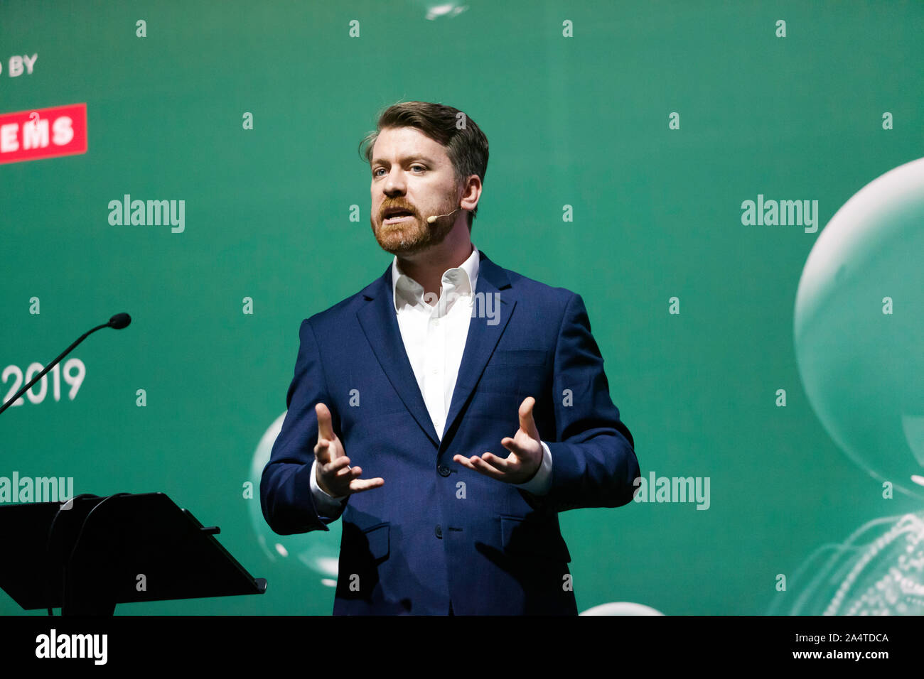 Matthew Williams, Systeme - Design Ingenieur und Gründer, IONATE Energie, die darüber sprechen, wie wir die Zukunft unserer Power Grid, auf der Technologie der Bühne, zu New Scientist Live 2019 Stockfoto