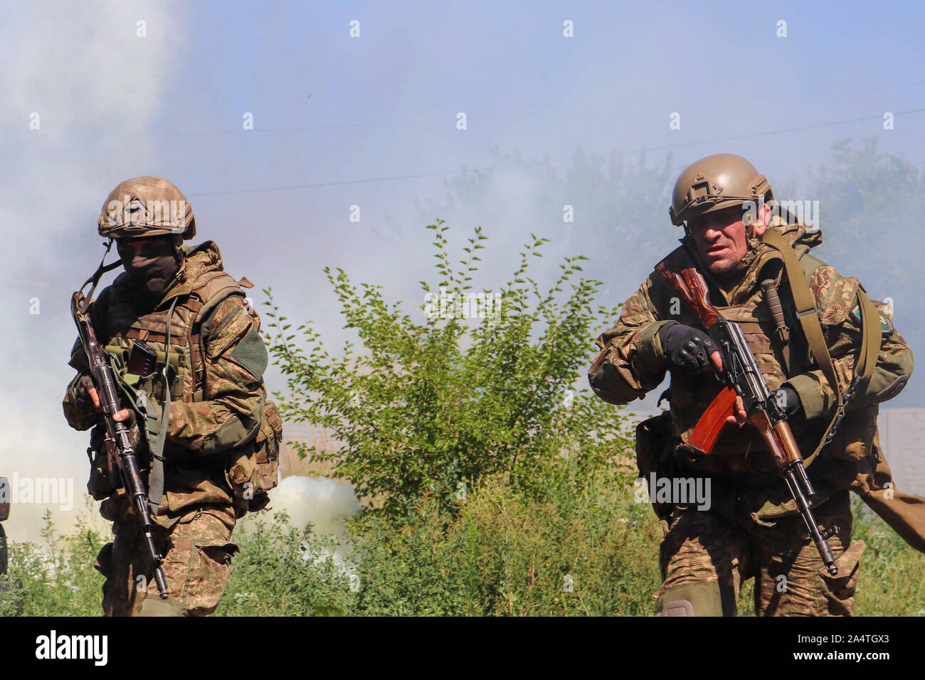 Die Ausbildung der militärischen Einheit der Rechten Sektor in ATO Zone auf der Donbass Stockfoto