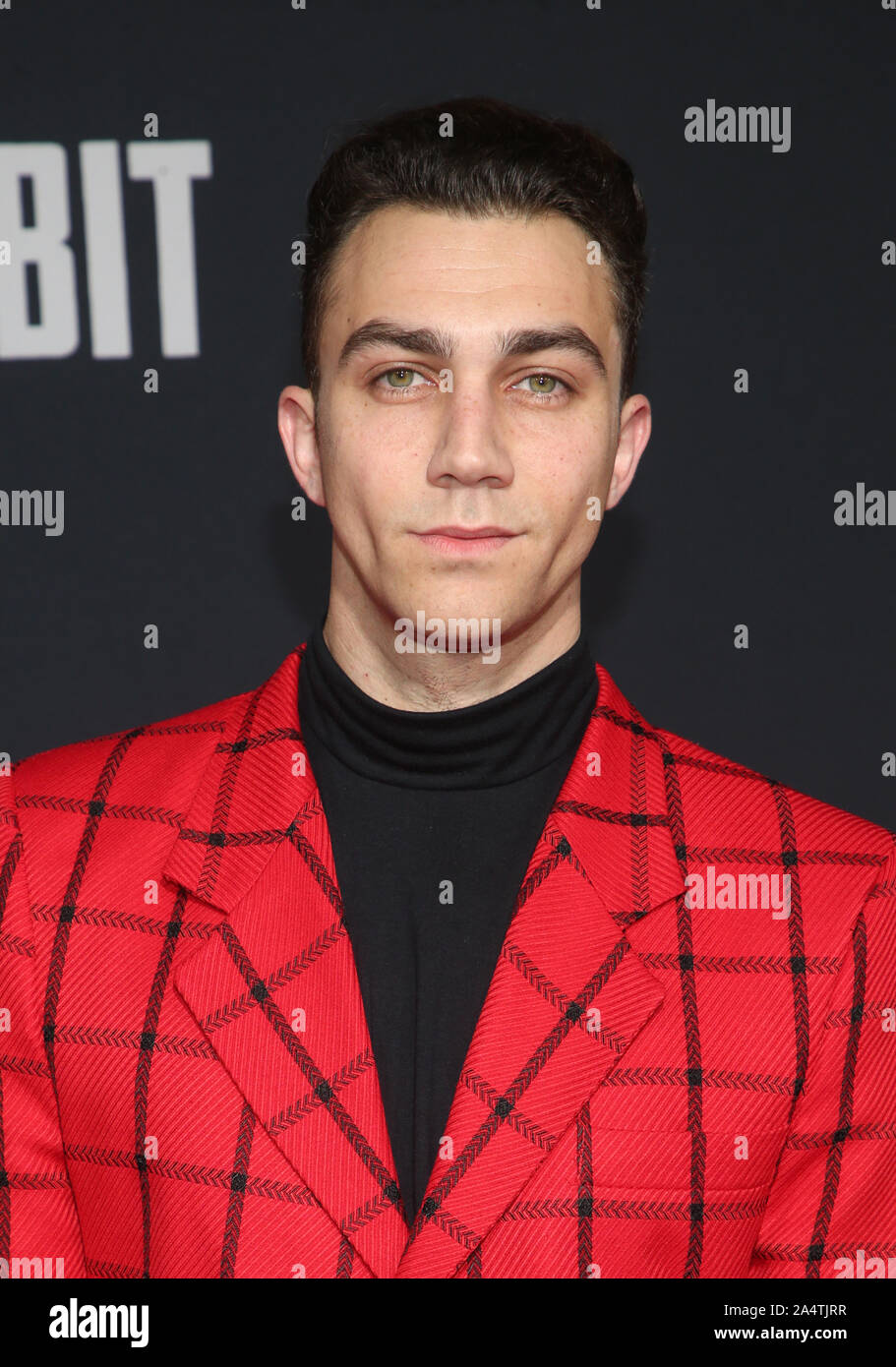 Los Angeles, Ca. 15 Okt, 2019. Luke Brandon Feld, bei der Premiere von Fox Suchscheinwerfer'' Jojo Kaninchen' bei Post 43 in Los Angeles, Kalifornien am 15. Oktober 2019. Credit: Faye Sadou/Medien Punch/Alamy leben Nachrichten Stockfoto
