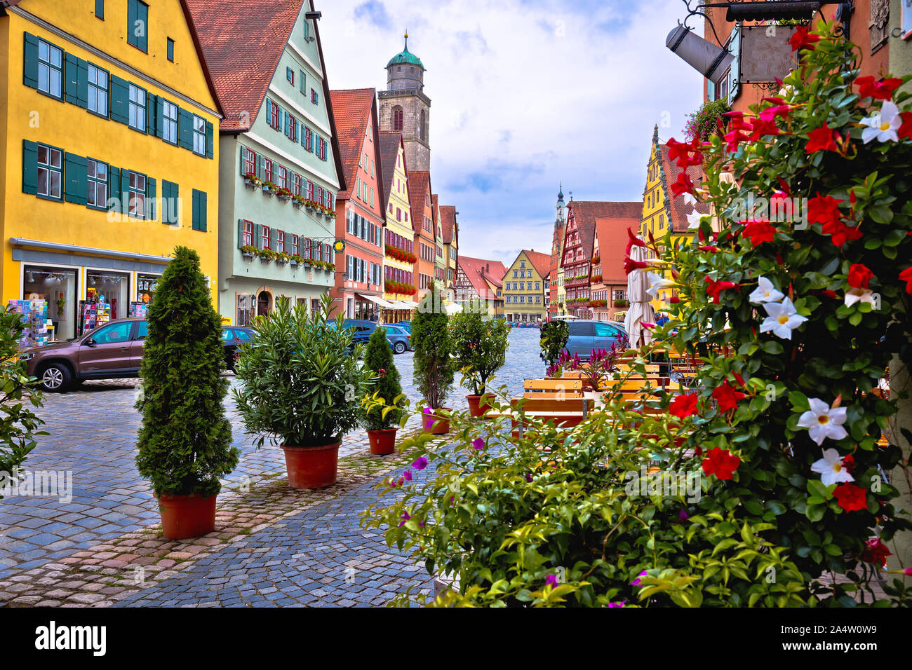 Bunte deutsche Fassaden der historischen Altstadt von Dinkelsbühl, Romantische Straße von Bayern Region in Deutschland Stockfoto