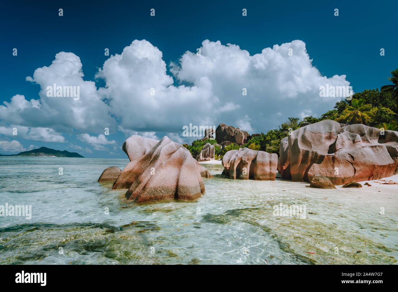 Anse Source D'Argent amazing Tropical Beach mit riesigen Granitfelsen