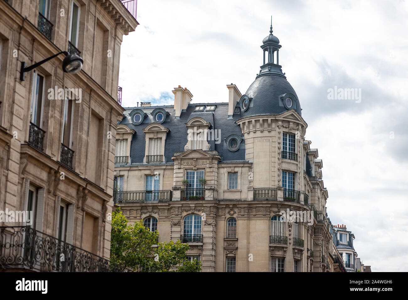 Straßenszenen in der alten Bezirke von Paris, Frankreich Am 5. August 2019. Stockfoto