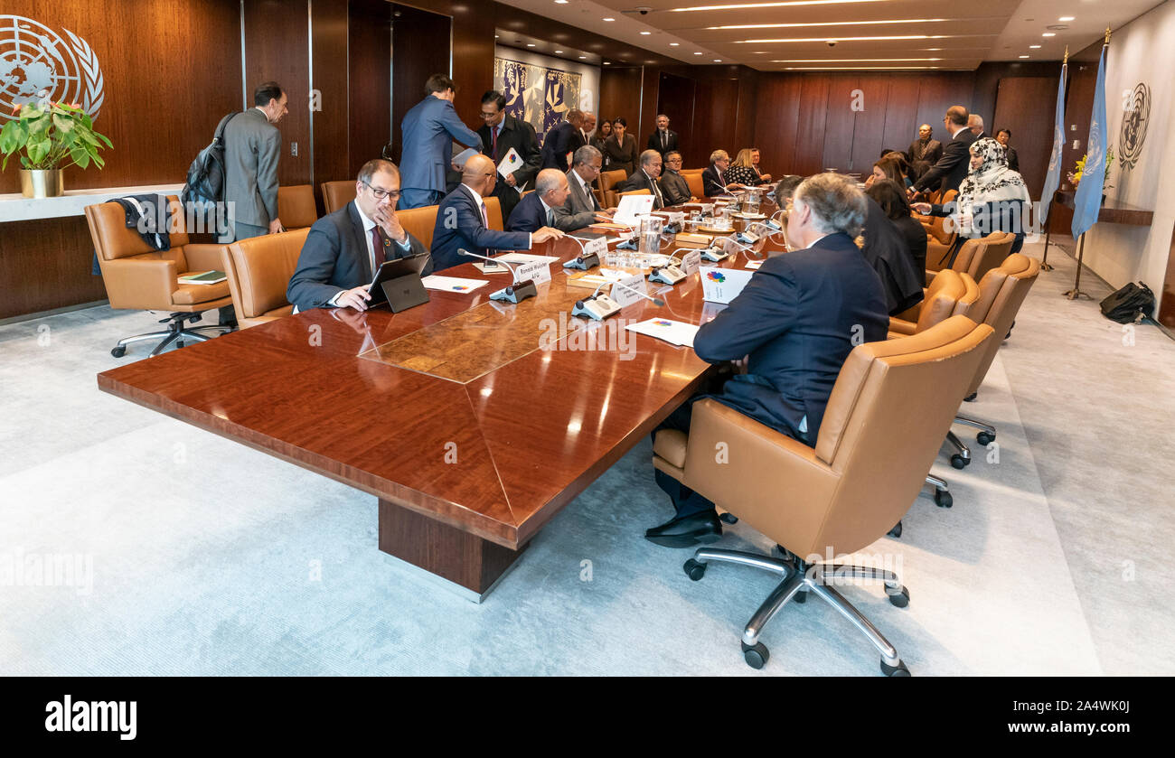 New York, NY - 16. Oktober 2019: Generalsekretär der Vereinten Nationen, Antonio Guterres hosts Eröffnungssitzung der globalen Investoren für Nachhaltige Entwicklung Allianz am UN-Hauptquartier Stockfoto