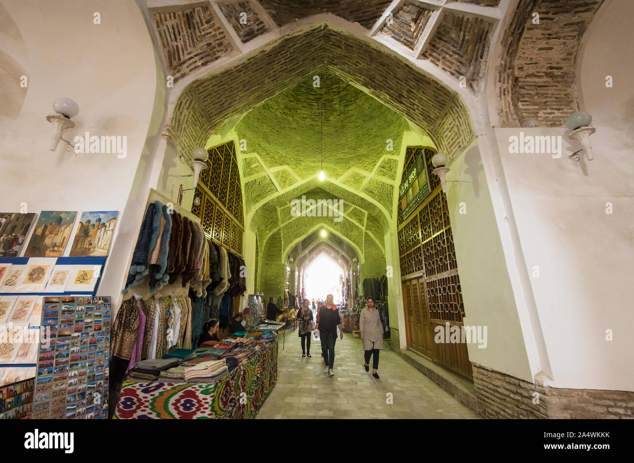 Die Kuppeln in Taki Telpak Furushon Basar. Buchara, einem UNESCO-Weltkulturerbe. Usbekistan Stockfoto
