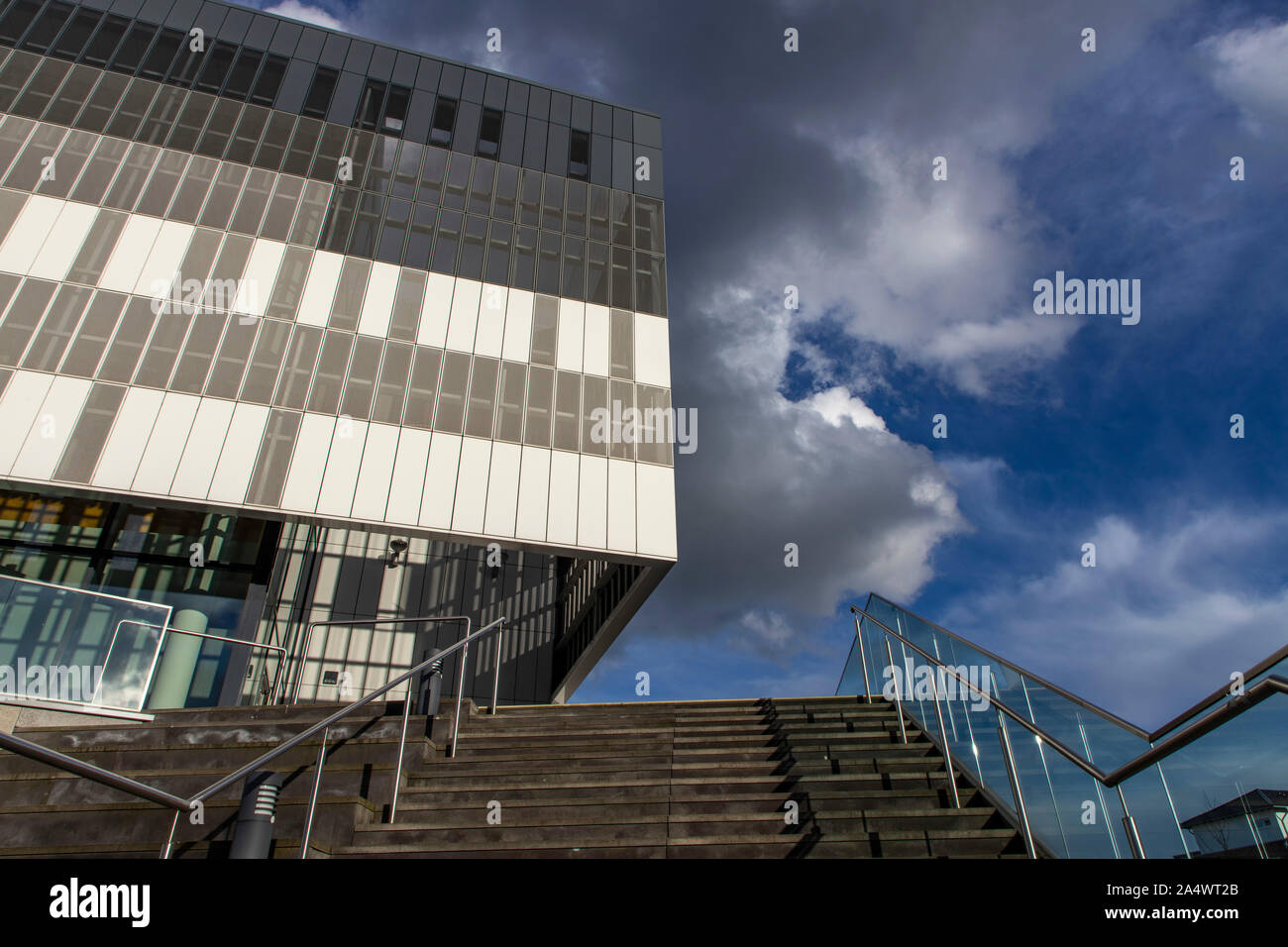 Kleve, Niederrhein, NRW, Euregio Rhein-Waal Hochschule für Angewandte Wissenschaften, Campus Kleve, auf dem Fluss Spoy, Spoycanal, Auditorium Center, Stockfoto