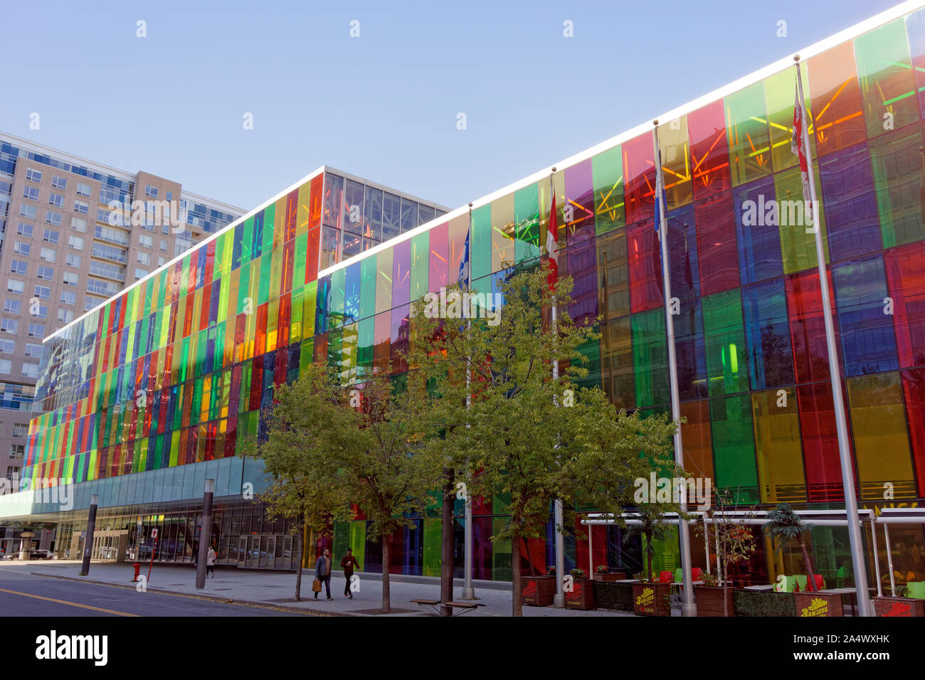 Die bunte Palais des Congres de Montreal oder Montreal Convention Centre in Montreal, Quebec, Kanada Stockfoto