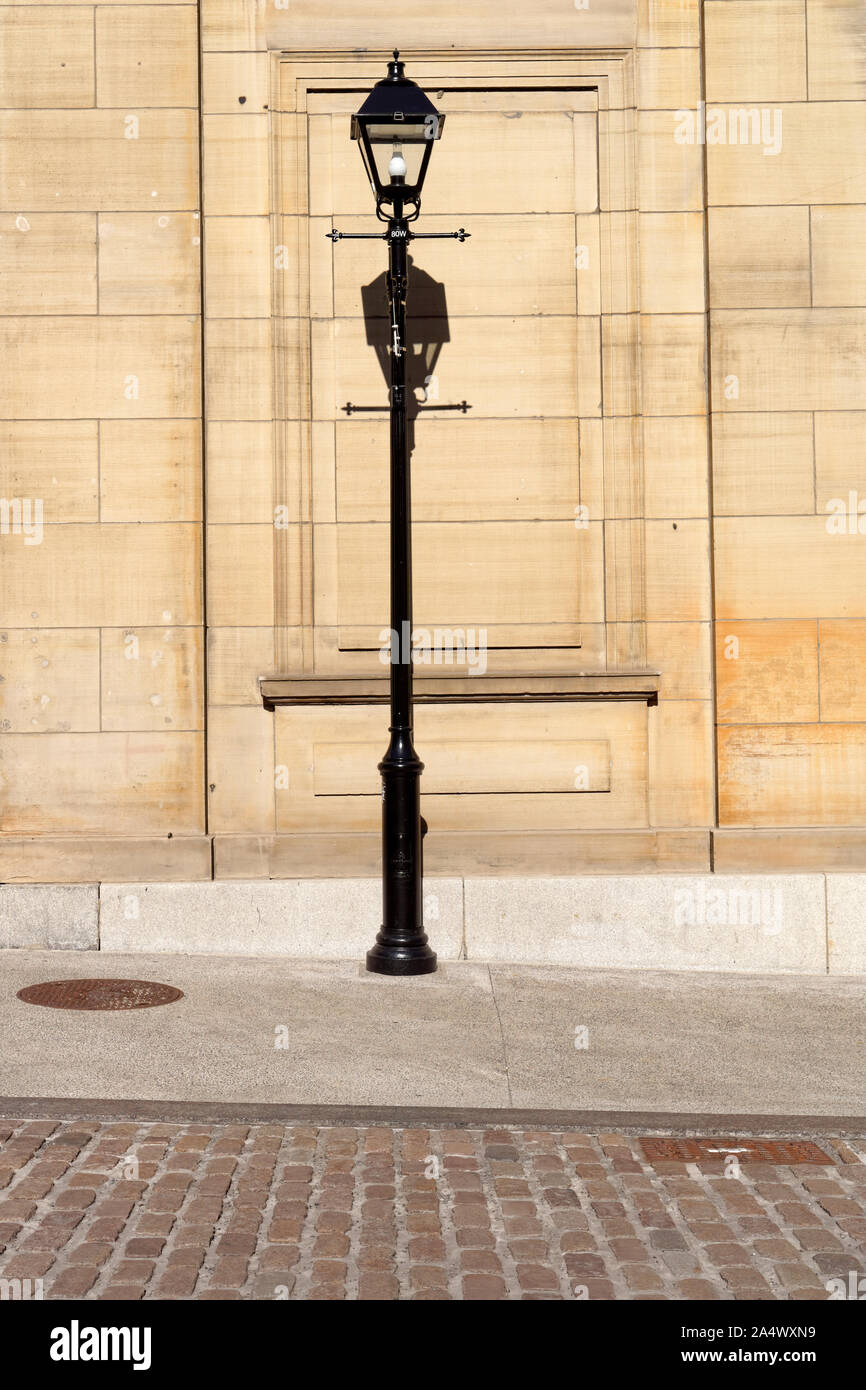 Dekorative schwarze Metall Laterne Laterne in Old Montreal, Quebec, Kanada Stockfoto