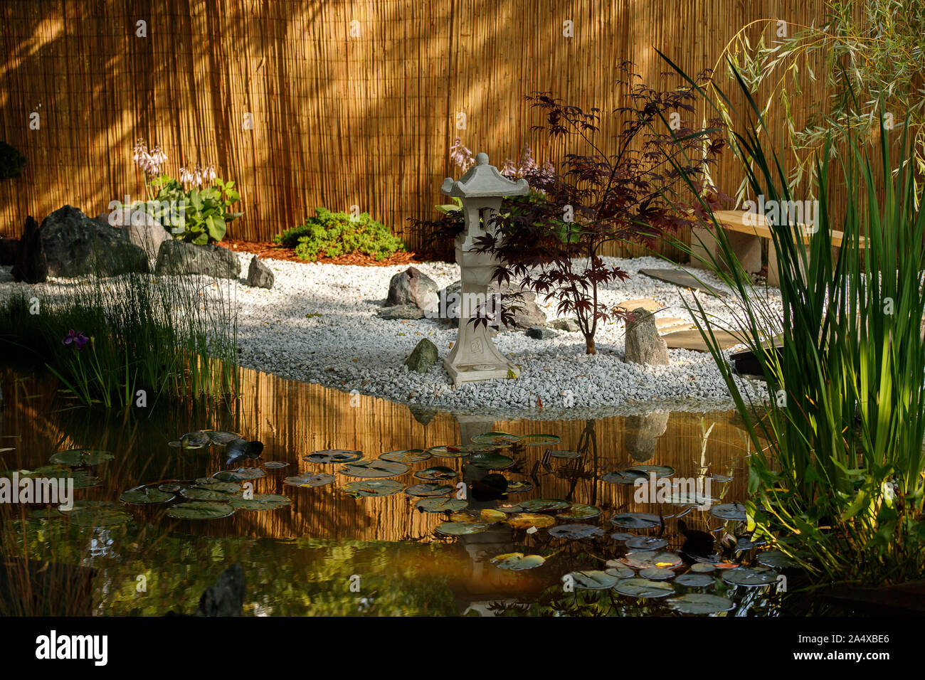 Bamboo pond japanese Fotos und Bildmaterial in hoher Auflösung Alamy