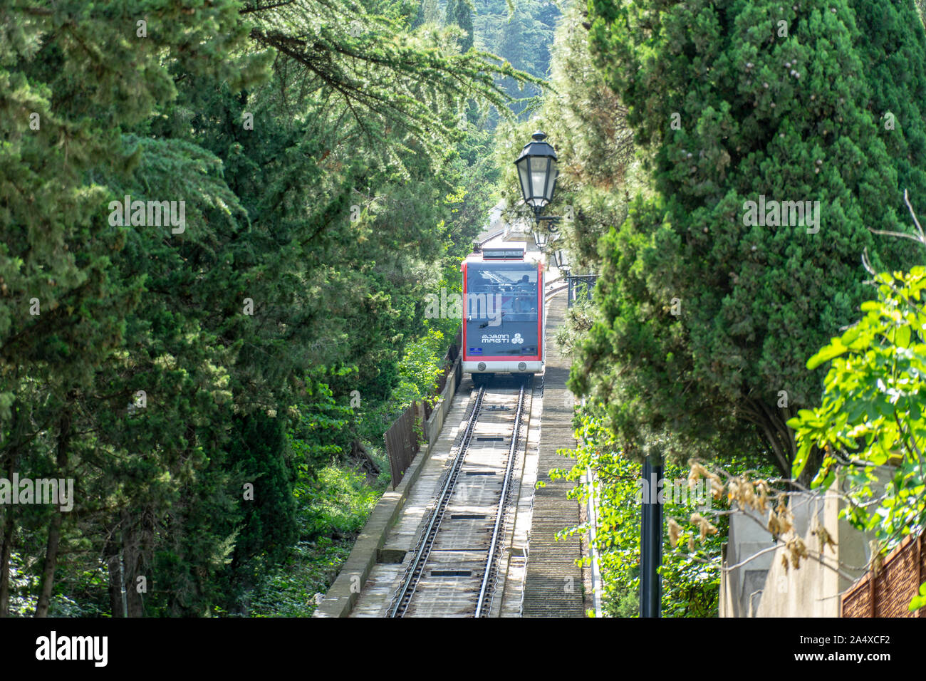 Tiflis, Georgien, OSTEUROPA - Juli 15., 2015: Standseilbahn, die von einer Station am Chonquadze Straße bis Mtatsminda Berg oberhalb der Stockfoto