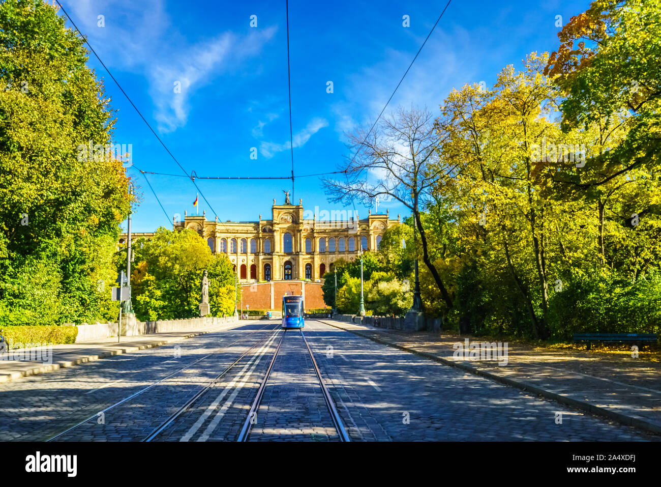 Bayerischer Landtag Maximilianaeumin im Herbst Landschaft aus München, Deutschland Stockfoto