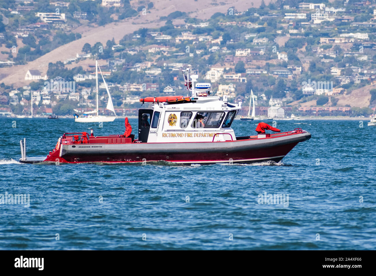 Okt 12, 2019 San Francisco/CA/USA - Richmond Feuerwehr Boot patrouillieren die Bucht für die 39 Fleet Week Stockfoto