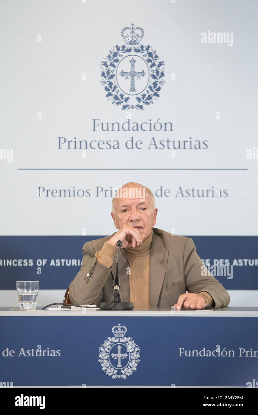 Oviedo, Spanien. 16 Okt, 2019. Die Prinzessin von Asturien Preis für Sozialwissenschaften, Alejandro Portes Teilnahme an der Medien während der Alejandro Portes Pressekonferenz auf der Reconquista Hotel in Oviedo, Spanien (Foto von Alberto Brevers/Pacific Press) Quelle: Pacific Press Agency/Alamy leben Nachrichten Stockfoto