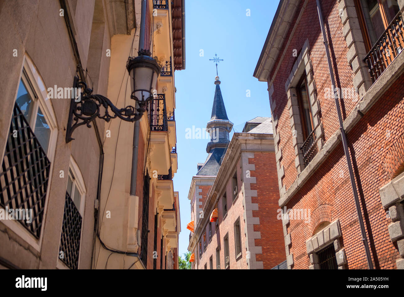 Architektur von Calle de Asturias in Madrid Stockfoto