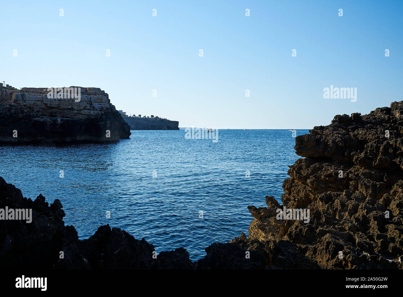 Malerischer Blick auf Polignano a Mare Küste Stockfoto