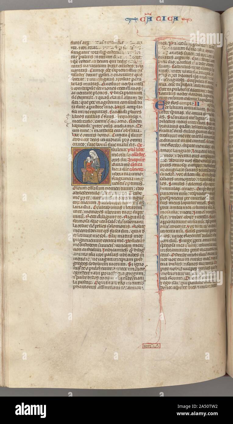 Fol. 249 v, das Lied der Lieder, Historisierte Initiale O, theVirgin und Kind, C. 1275-1300. Biblische Manuskripte hochgeschätzt und wichtige Utensilien von Kirchen, Klöstern, Schulen und Universitäten in ganz Europa des Mittelalters. Die biblischen Texte wurden als die Vulgata, die Übersetzungen von Hieronymus, der im 4. Jahrhundert aus dem Hebräischen und Griechischen ins Lateinische, die die Endgültige und offizielle Lateinische Version wurde der Römischen Kirche. Im 13. Jahrhundert, die Bibel war, zum ersten Mal, als ein einzelnes Volume mit einem offiziell sanktionierte Sequenz zu seinen Büchern und Chap Stockfoto