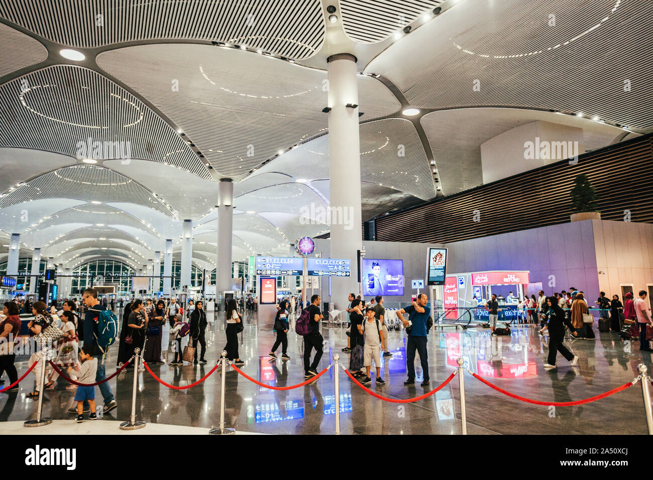 ISTANBUL, Türkei, 02 August, 2019: Innenansicht des neuen Flughafen von Istanbul. Neue Istanbul Flughafen ist der Internationale Flughafen in Istanbu entfernt Stockfoto