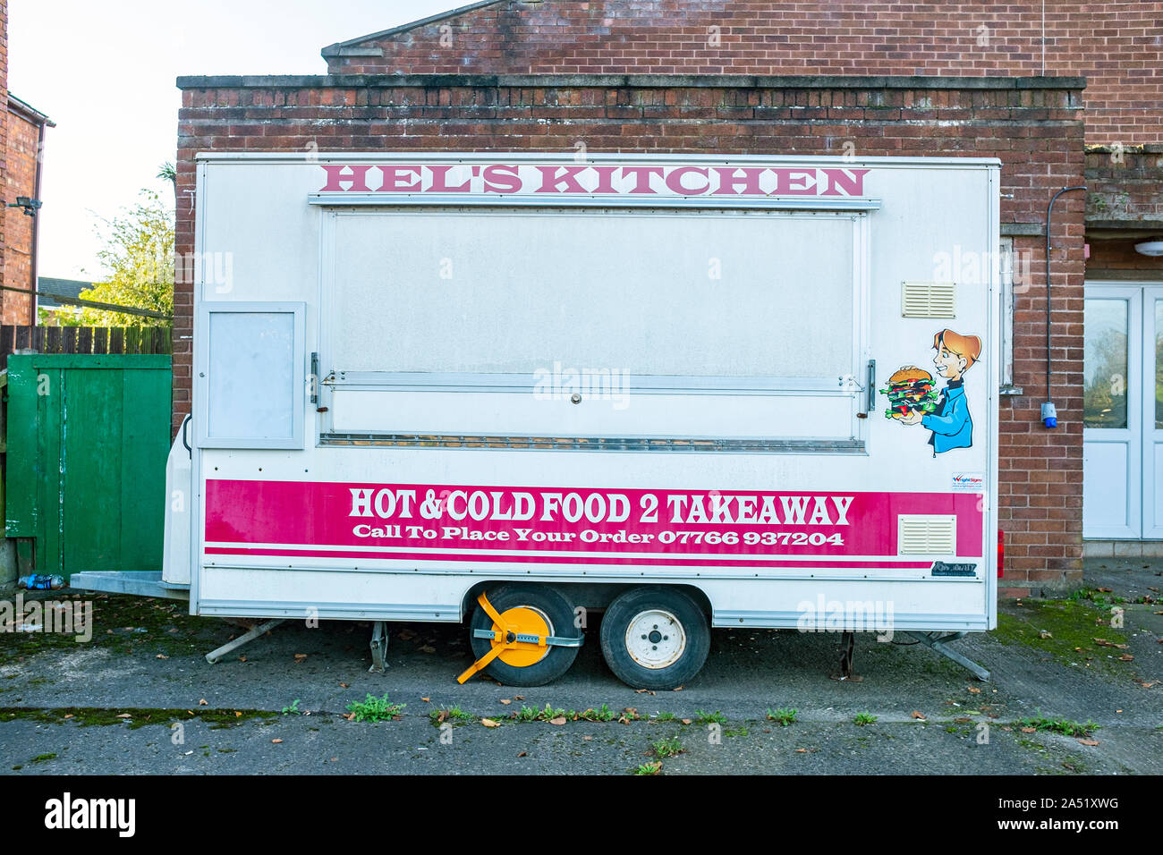 Hel's Küche mobile Gastronomie Anhänger in Crewe, Cheshire UK geparkt Stockfoto