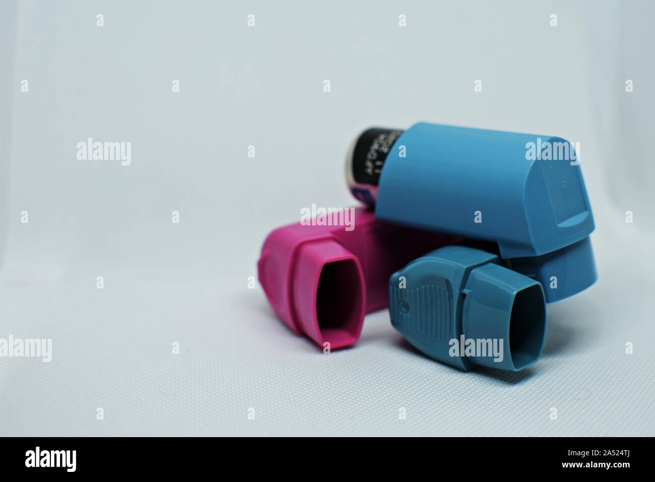 Verschiedene Inhalatoren für Asthmatiker Stockfoto