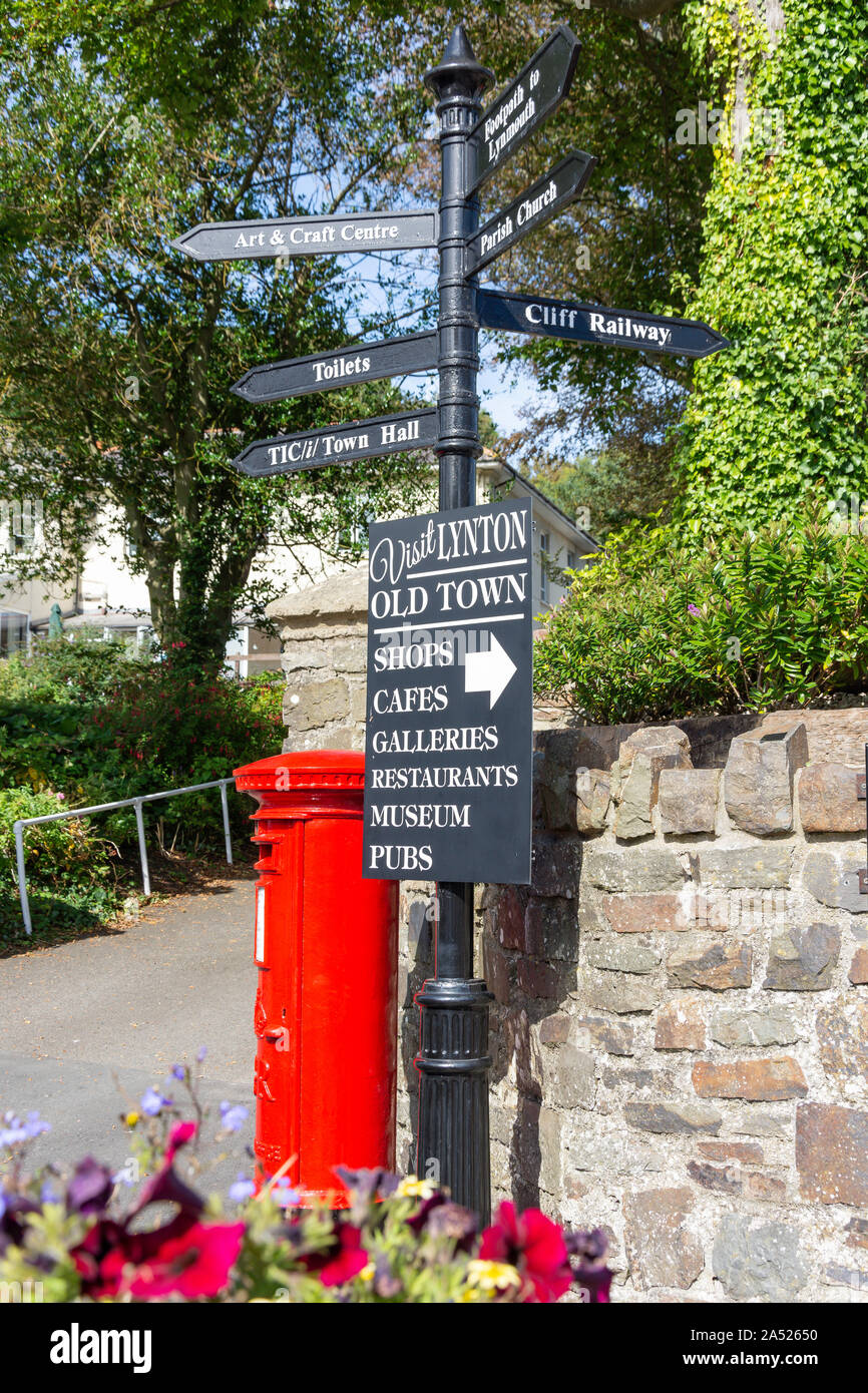 Stadt Attraktion Wegweiser, Lynton, Devon, England, Vereinigtes Königreich Stockfoto