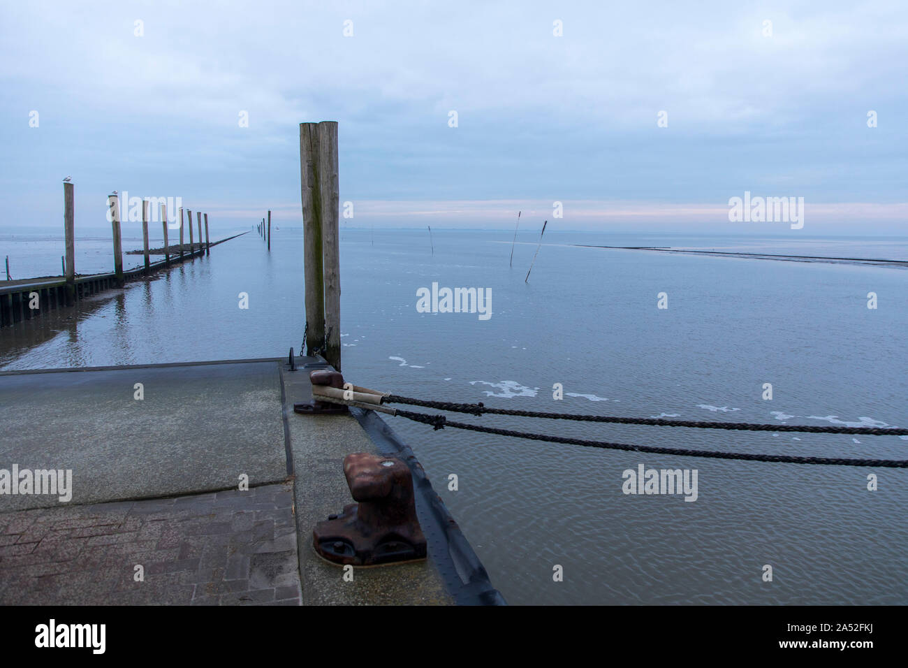 Ostfriesland, Nordsee, Festland, im Winter, Neßmersiel Fährhafen, Stockfoto