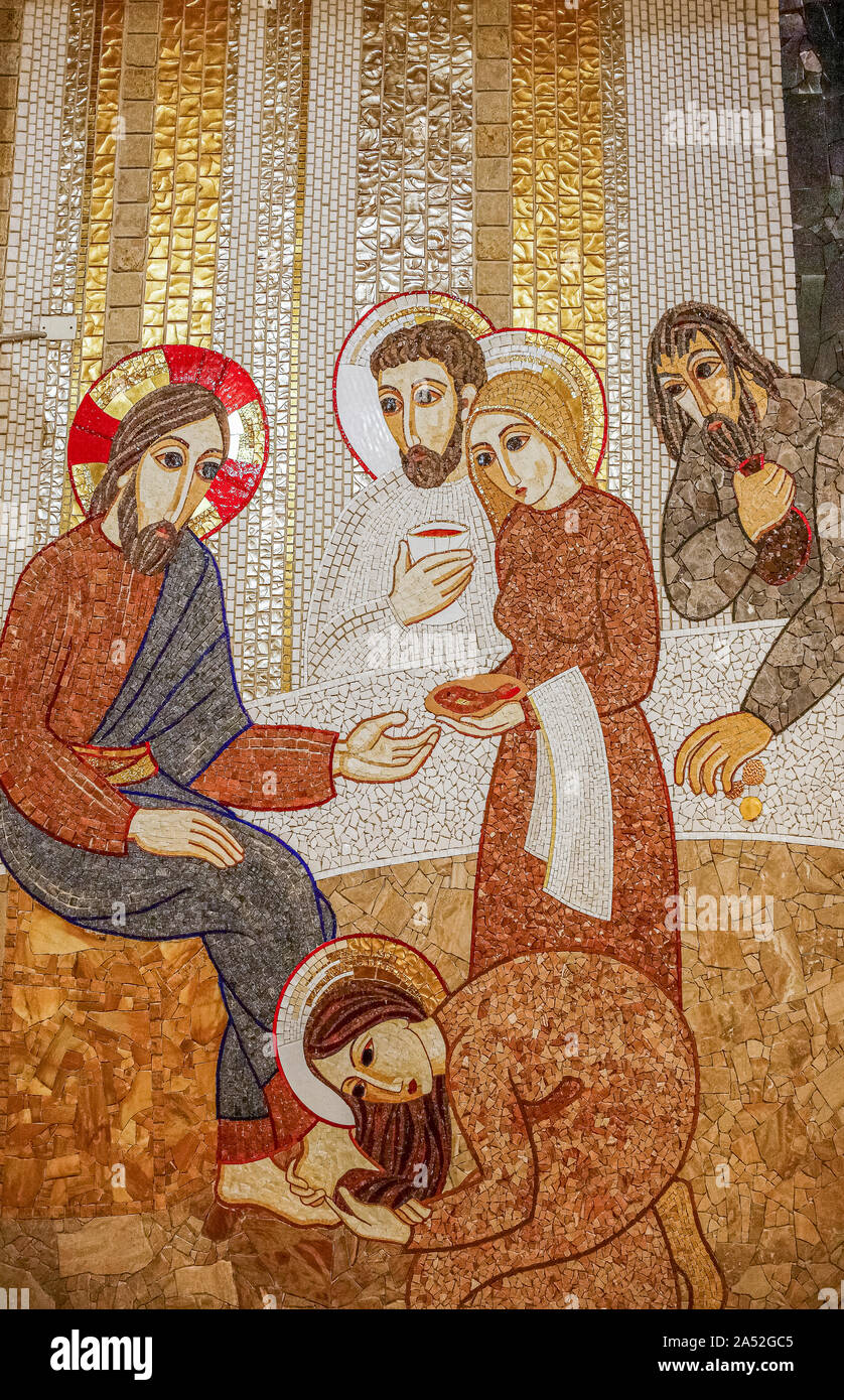 Italien Apulien San Giovanni Rotondo: Krypta der Unteren Kirche San Pio von Pietralcina: Christus am Tisch von Bethanien mit dem Auferstandenen Lazarus Stockfoto