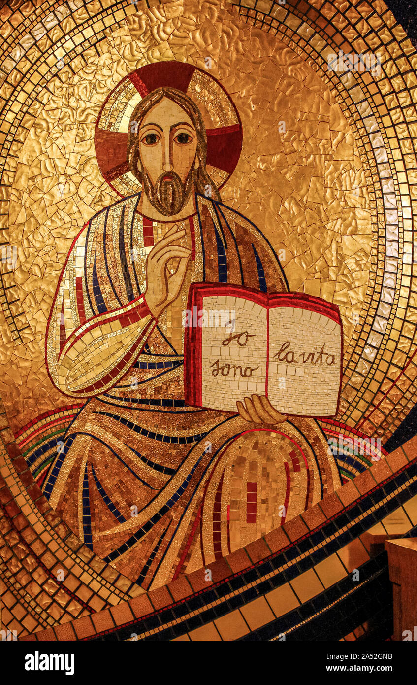 Krypta der unteren kirche von san pio da pietralcina -Fotos und ...